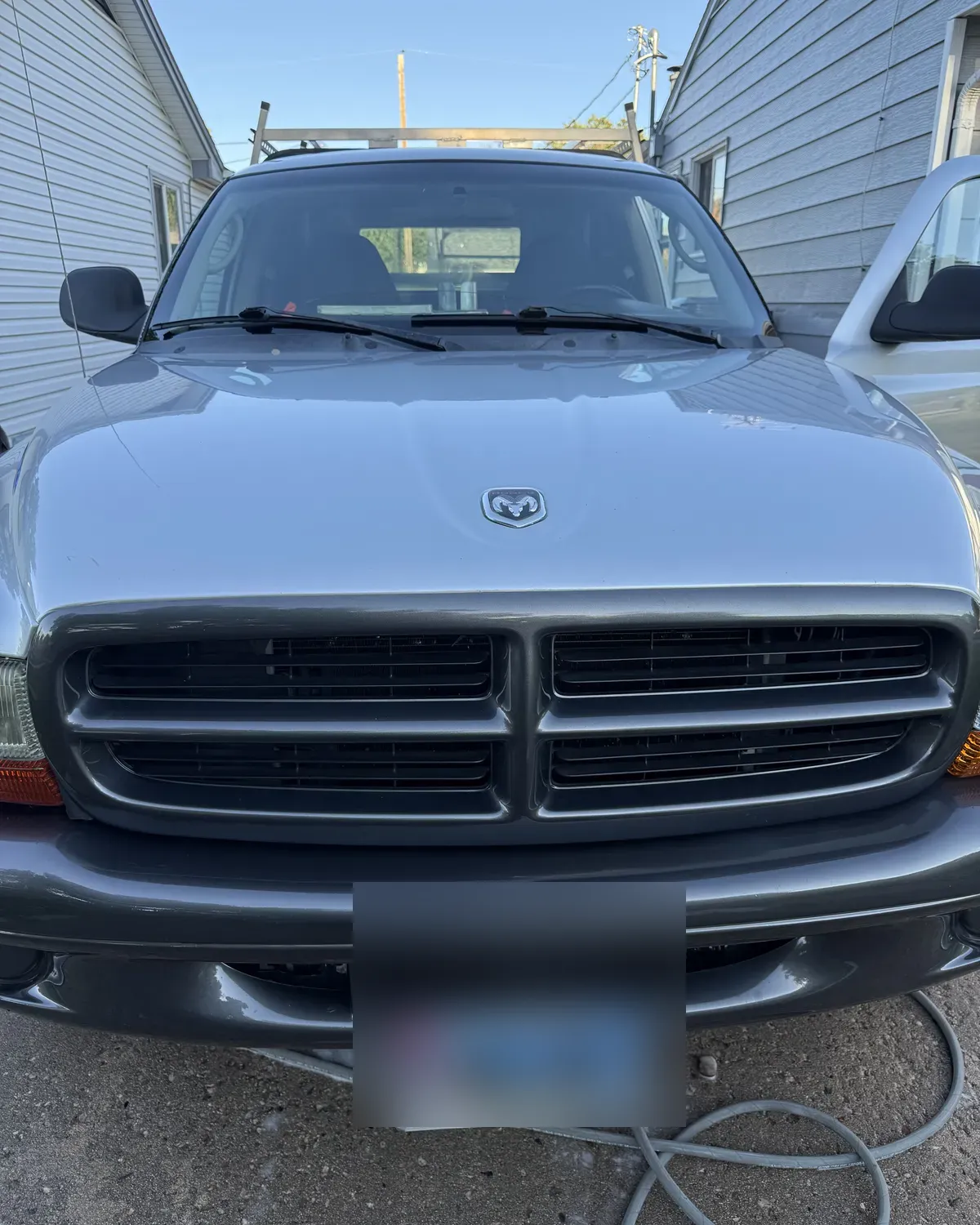Dodge Durango front end after an exterior detail